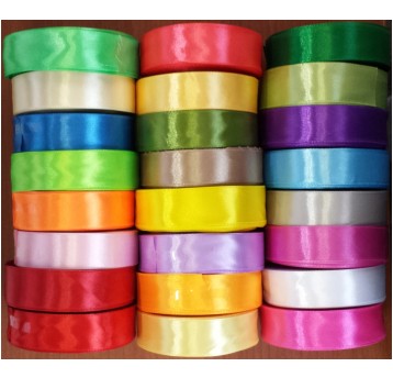 WSTĄŻKA SATYNOWA AX25-01 25MM/32M (4) 4157 BIAŁA